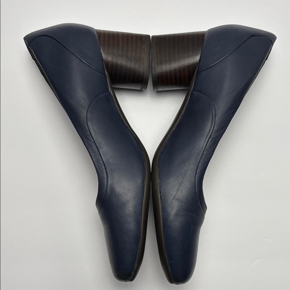 Clarks Artisan Women’s Sz7.5 Navy Leather Round-Toe Pumps‎ #0264 - Picture 9 of 11